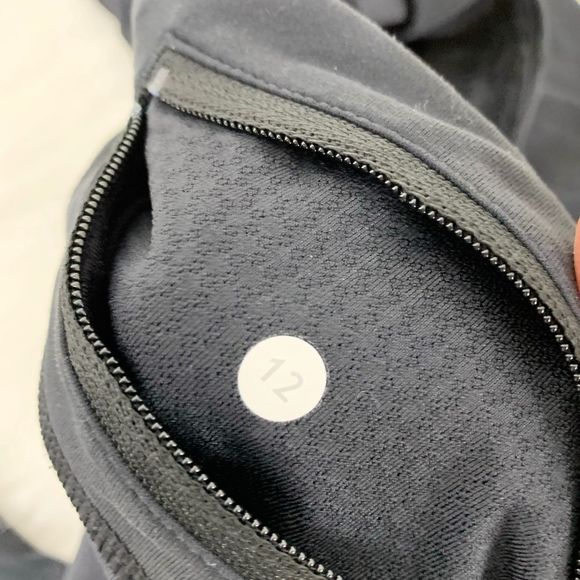 Lululemon Run Inspire Crop Leggings Solid Black 12 - Picture 4 of 6